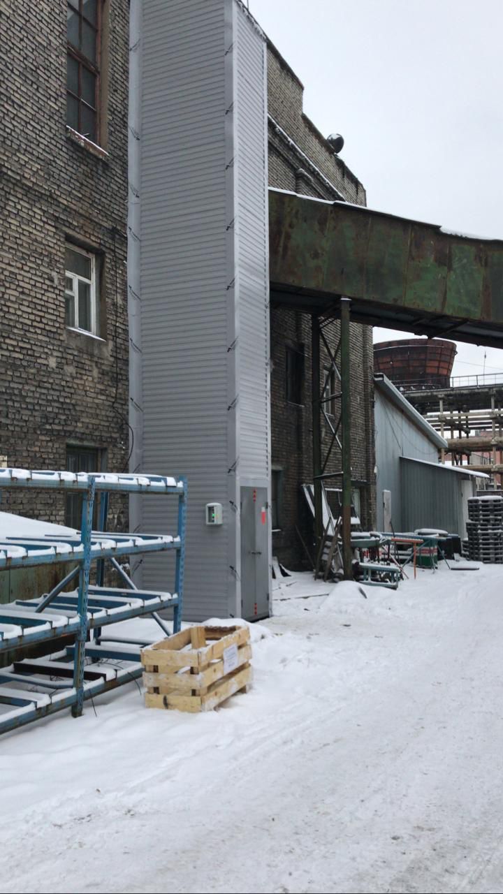 Подъемник грузовой в металлокаркасной шахте, 1000 кг, Ярославль