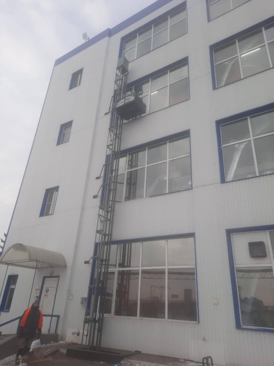 Грузовой подъемник ПГ-К-1000, 1000 кг, Омск